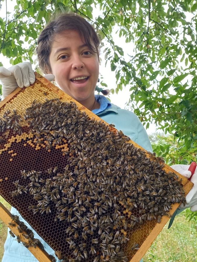 Maria, Masterstudentin der Uni Landau bei der Probenahme